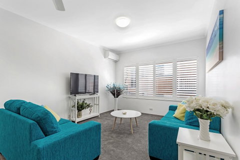 Zenith Unit 7 - Shoal Bay - Australian Directory 2