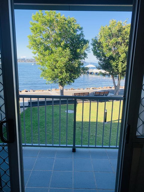Zorba Waterfront Motel - Australian Directory 3