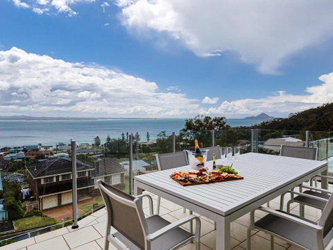 Maison De La Mer 30 Mulubinda Parade - Luxurious, Linen, Aircon And Panoramic Views - Australian Directory 0