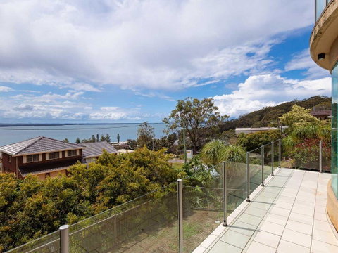 Maison De La Mer 30 Mulubinda Parade - Luxurious, Linen, Aircon And Panoramic Views - Australian Directory 3