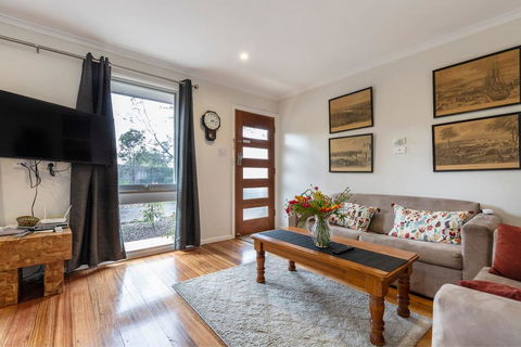 Spacious Bungalow5min Walk To Station5min To Box HillWiFiParking - Australian Directory 1