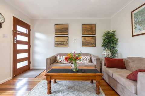 Spacious Bungalow5min Walk To Station5min To Box HillWiFiParking - Australian Directory 0