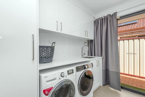 18 Bateman Retreat 4bdr 25bth - Australian Directory 4