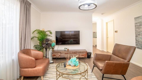 3bedroom Townhouse At Dundas - Australian Directory 2
