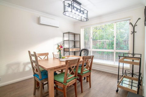 3bedroom Townhouse At Dundas - Australian Directory 3