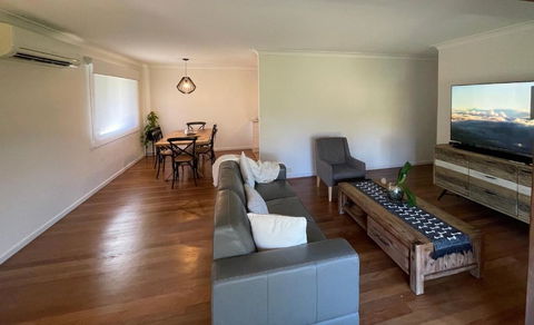 3BR Comfy Home, Gym & Garden In The Gap - Australian Directory 2