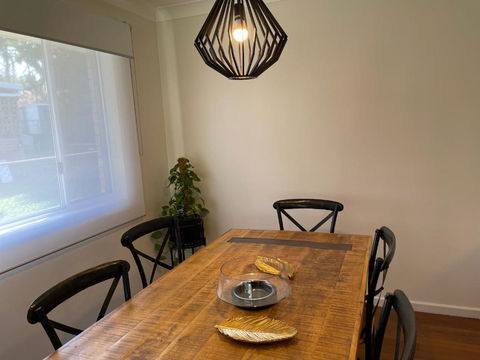 3BR Comfy Home, Gym & Garden In The Gap - Australian Directory 3