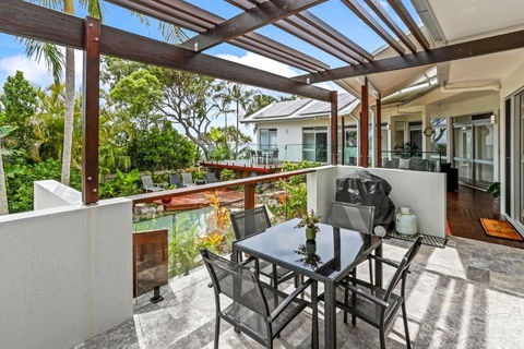 A Tropical Family Oasis In Sunshine Beach - Australian Directory 3
