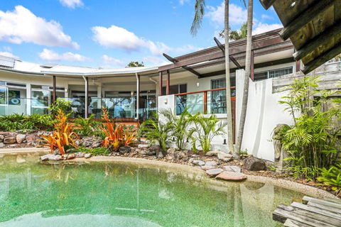 A Tropical Family Oasis In Sunshine Beach - Australian Directory 1