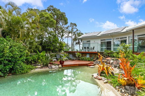 A Tropical Family Oasis In Sunshine Beach - Australian Directory 0
