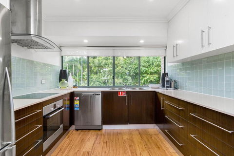 A Perfect Stay - 3 James Cook Apartments - Australian Directory 3