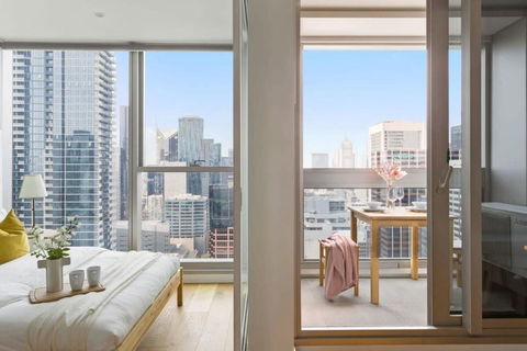 A Comfy 2BR Apt W City Views Near Southern Cross - Australian Directory 0