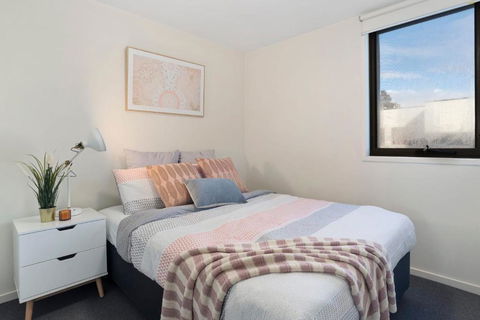A Comfy & Cozy 2BR Apt Near Flemington Races - Australian Directory 3