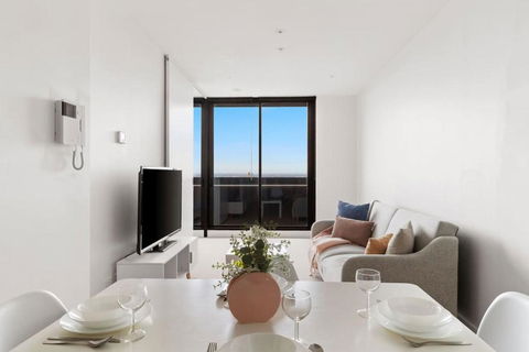 A Cozy 2BR Apt With Free WiFi In Prime Melbourne - Australian Directory 0