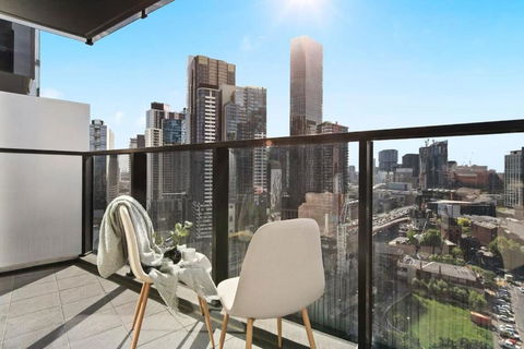 A Cozy Apt With City Views Near Crown Casino - Australian Directory 0
