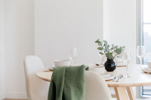 A Cozy Apt With City Views Near Crown Casino - Australian Directory 3