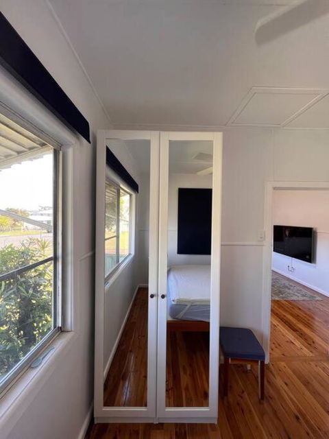 A Delightful Two-bedroom Cottage On Toowoon Bay. - Australian Directory 4