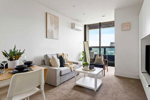 A Modern & Cozy 2BR Apartment With City Views - Australian Directory 0