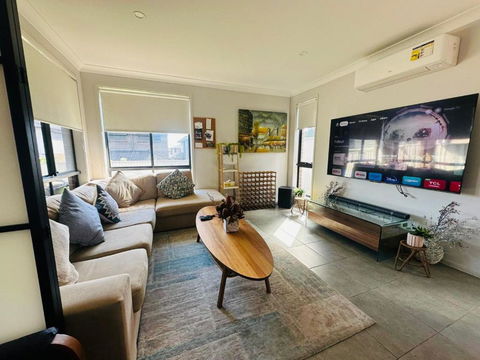 A Private Ensuite With AC And TV - Australian Directory 1