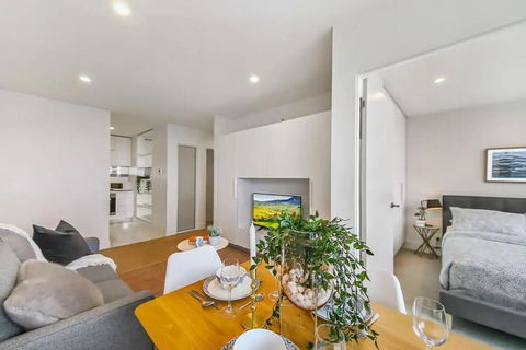 A Stylish & Modern 2BR Apartment Fantastic Views - Australian Directory 4