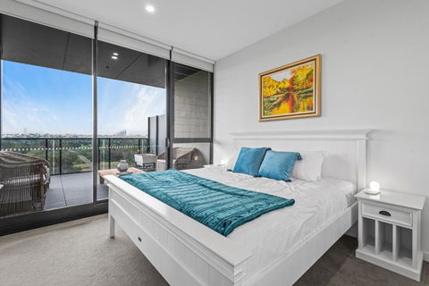 A Taste Of Paradise In Inner City Suburbia - Australian Directory 1