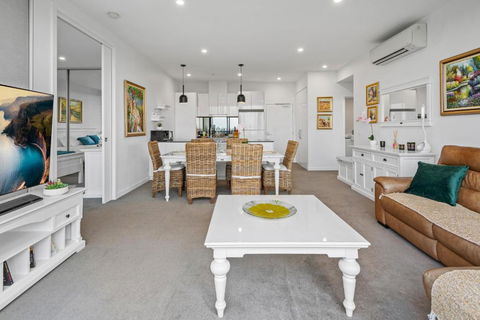 A Taste Of Paradise In Inner City Suburbia - Australian Directory 2