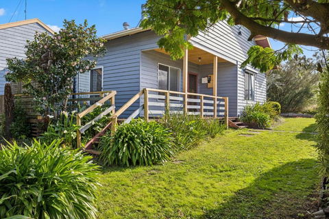 Abbott Abode - Australian Directory 0