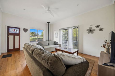 Abbott Abode - Australian Directory 3