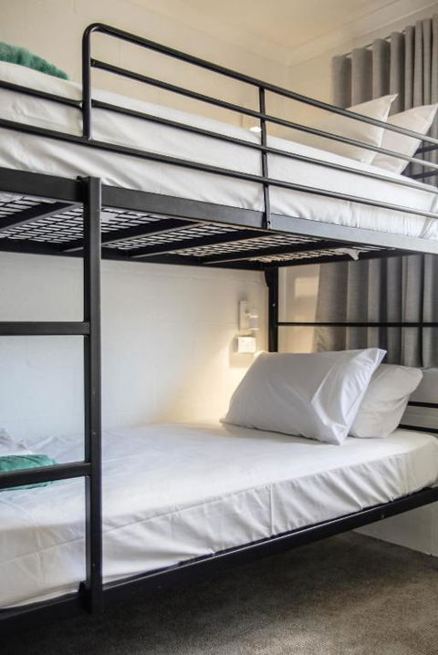 Abode Mooloolaba, Backpackers & Motel Rooms - Australian Directory 1