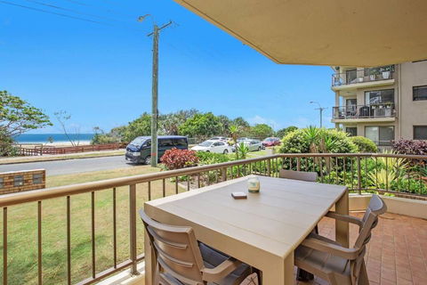 Absolute Beachfront Apartment! - Australian Directory 0