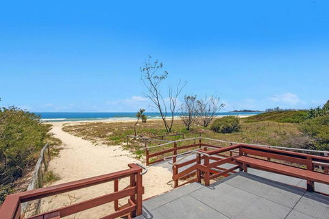 Absolute Beachfront Apartment! - Australian Directory 1