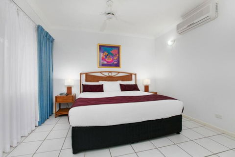 Absolute Beachfront Apartment - Australian Directory 4