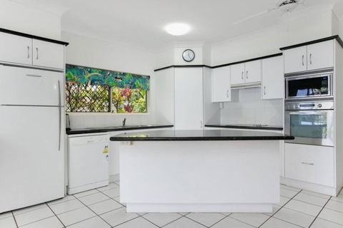Absolute Beachfront Apartment - Australian Directory 1