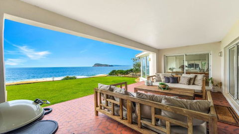 Absolute Beachfront Beauty - Pearl Beach - Australian Directory 0