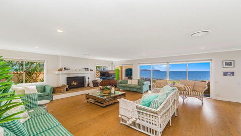 Absolute Beachfront Beauty - Pearl Beach - Australian Directory 1