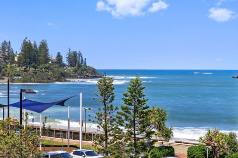 Absolute Beachfront Rolling Surf Resort - Australian Directory 0