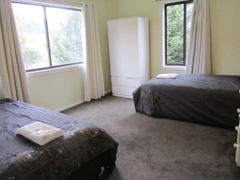 Acacia Cottage - Australian Directory 2