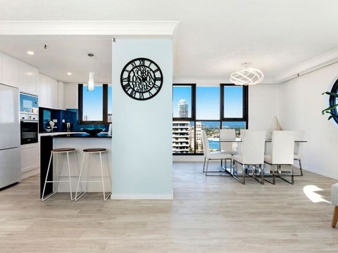 Acapulco 2 Bedroom Ocean View Surfers Paradise - CoastHM - Australian Directory 2