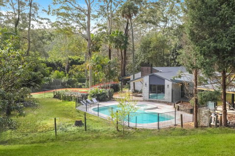 Acreage Estate -Ponies -Tennis Court -Spa - Australian Directory 0