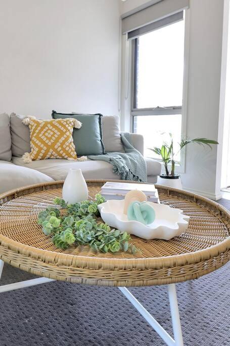 Addis Hideaway - Australian Directory 1