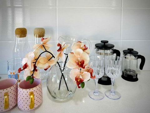 Adorable Modern 4 Br House WiFi & Parking - Australian Directory 4