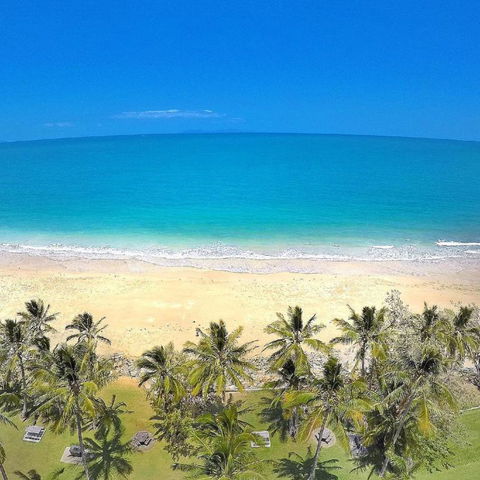 ABSOLUTE BEACH FRONT MACKAY - Blue Pacific - Australian Directory 1