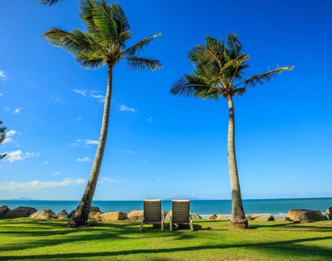 ABSOLUTE BEACH FRONT MACKAY - Blue Pacific - Australian Directory 0