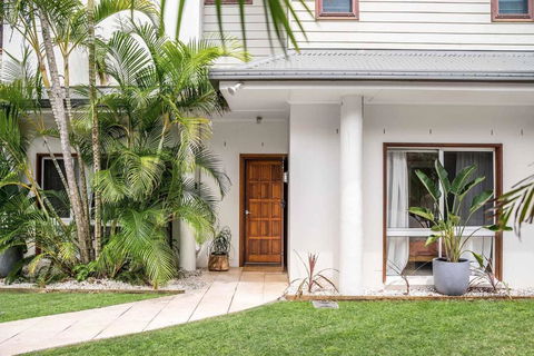 A Perfect Stay - Baby Blue - Australian Directory 0