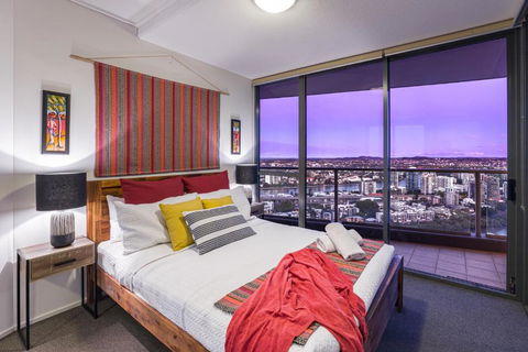 African Escape On Level 38 - Balcony With Views - Australian Directory 2