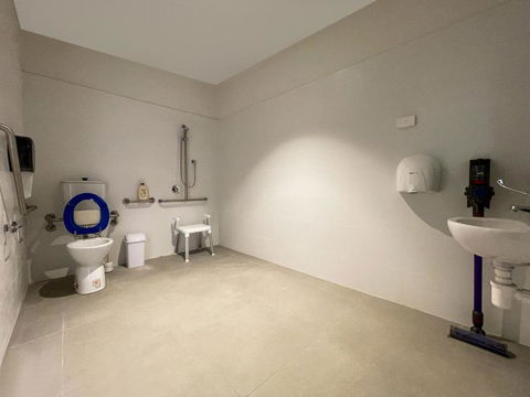 Airone Capsule Hotel - Australian Directory 3