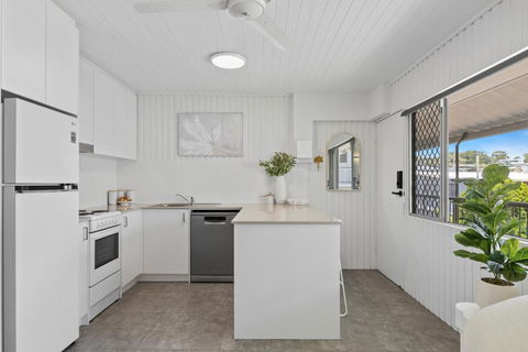 Alex Beachside Pet Friendly 2 Bed Apartment - Australian Directory 3