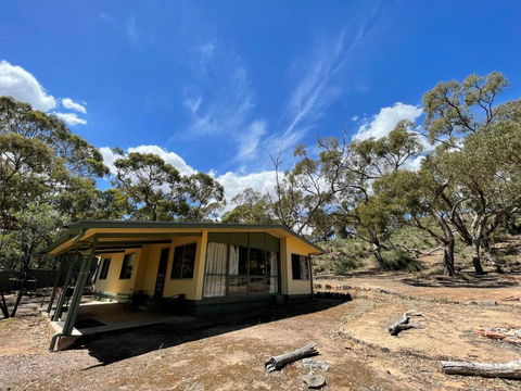 Alligator Lodge - Mount Remarkable National Park - Australian Directory 0