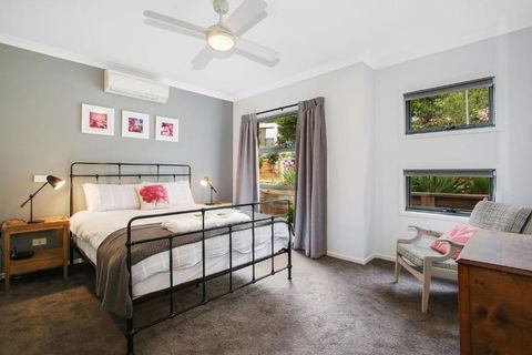 Always Bright - A Bright Escape - Australian Directory 0