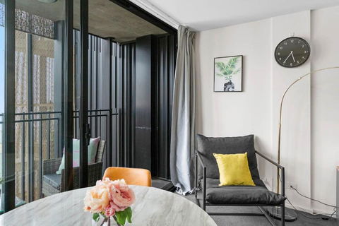Amazing CBD 2BR Apt - Walkable & Wi-Fi & Charm - Australian Directory 2